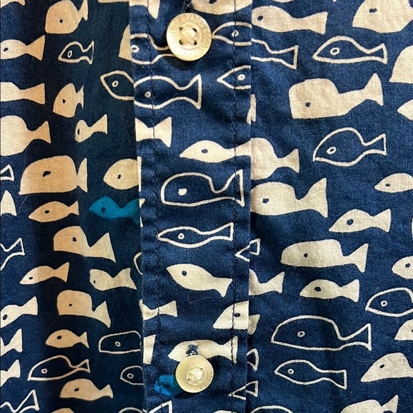 H&M Navy Blue and White Casual Button Down Shirt with Fish Pattern - Size Medium - Picture 8 of 15